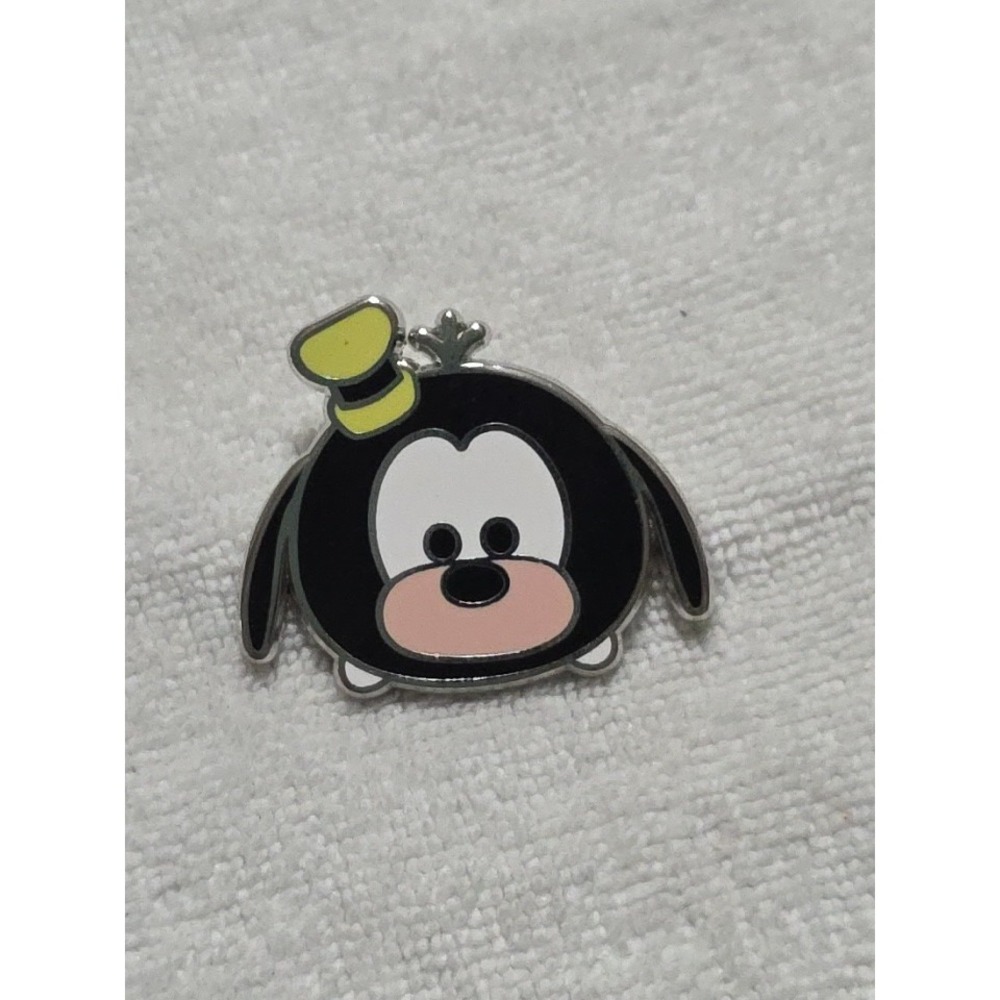 Disney Tsum Tsum GOOFY Series 1 Mystery Pin #108008 Dog Wolf Mickey's Friend